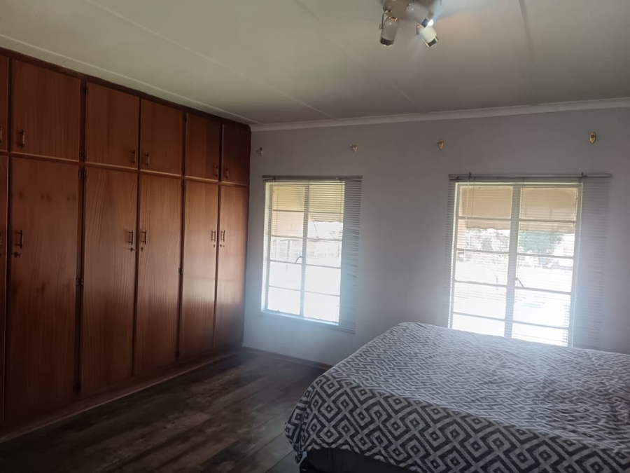 4 Bedroom Property for Sale in Rhodesdene Northern Cape